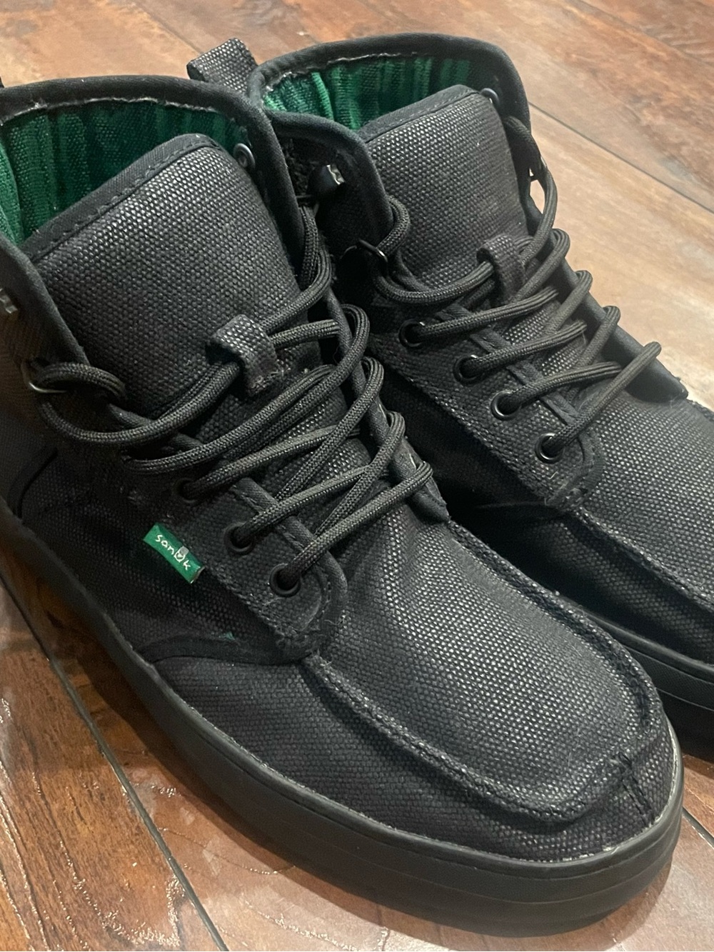 RARE Sanuk Men’s Black Canvas Lace-Up Chukka Shoes